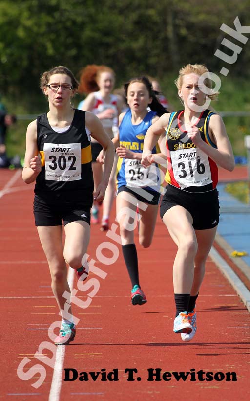 Close finish, 800 metres, Shildon Track and Field.